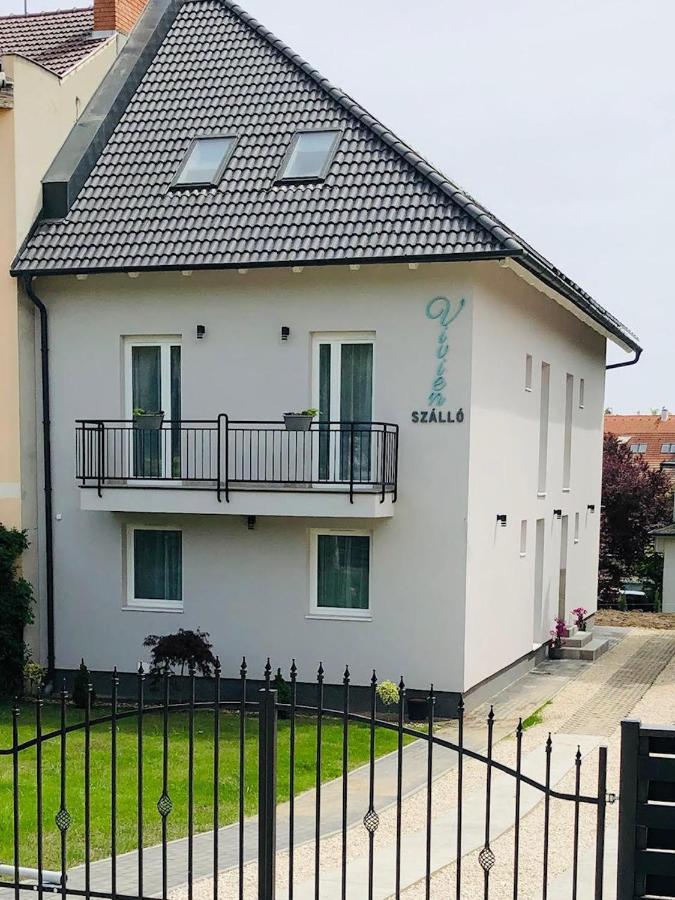 Vivien Szálló Szeged Esterno foto